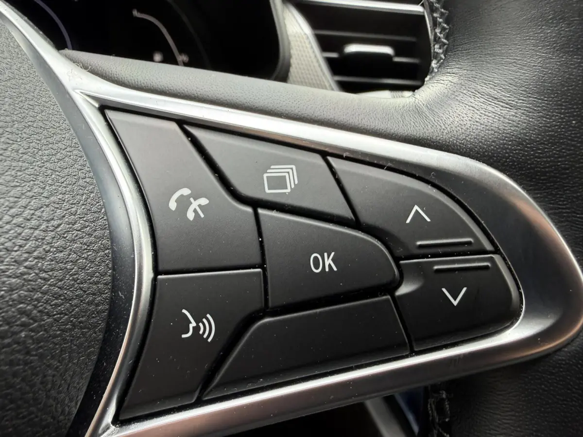 1.6 E-Tech Hybrid 145 Intens *ALL-IN PRIJS*