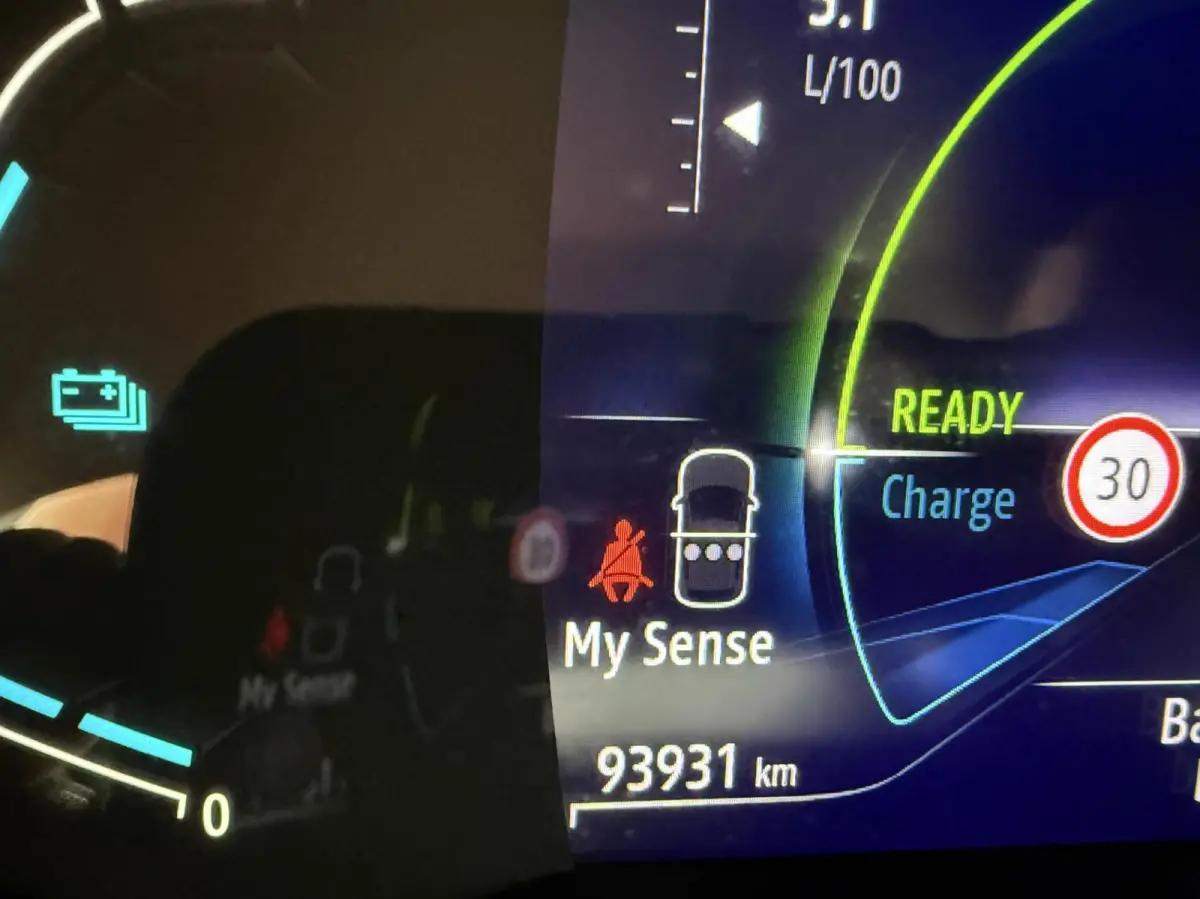 1.6 E-Tech Hybrid 145 Intens *ALL-IN PRIJS*