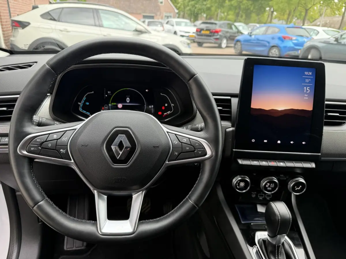 1.6 E-Tech Hybrid 145 Intens *ALL-IN PRIJS*
