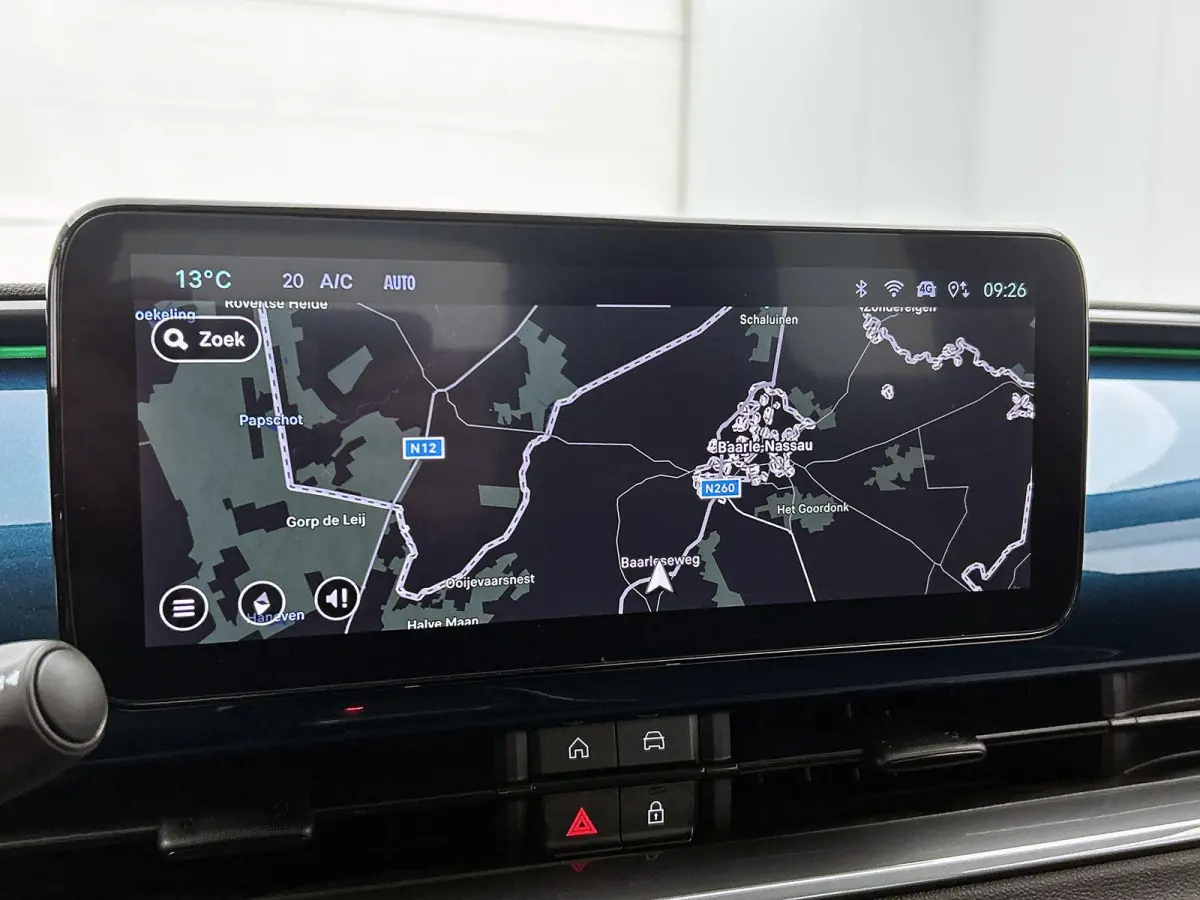 Urban 1.2 110pk Automaat | Stoelverwarming | Navigatie | Climate Control | Cruise Control | Camera | 17"LMV | LED | Keyless Entry/Start | Verwarmbare Voorruit | Apple Carplay/Android Auto |
