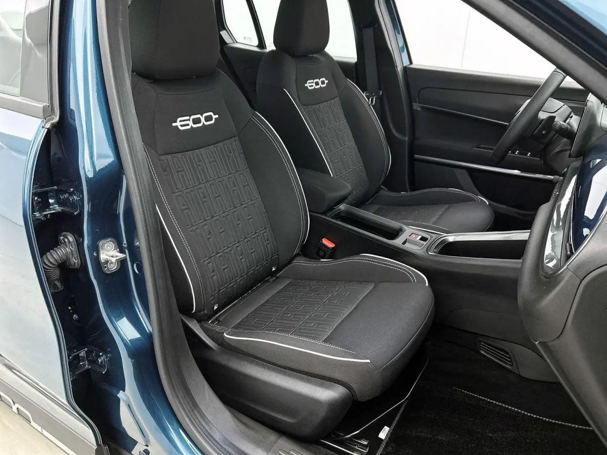 Urban 1.2 110pk Automaat | Stoelverwarming | Navigatie | Climate Control | Cruise Control | Camera | 17"LMV | LED | Keyless Entry/Start | Verwarmbare Voorruit | Apple Carplay/Android Auto |