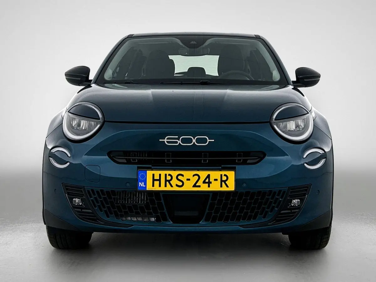 Urban 1.2 110pk Automaat | Stoelverwarming | Navigatie | Climate Control | Cruise Control | Camera | 17"LMV | LED | Keyless Entry/Start | Verwarmbare Voorruit | Apple Carplay/Android Auto |