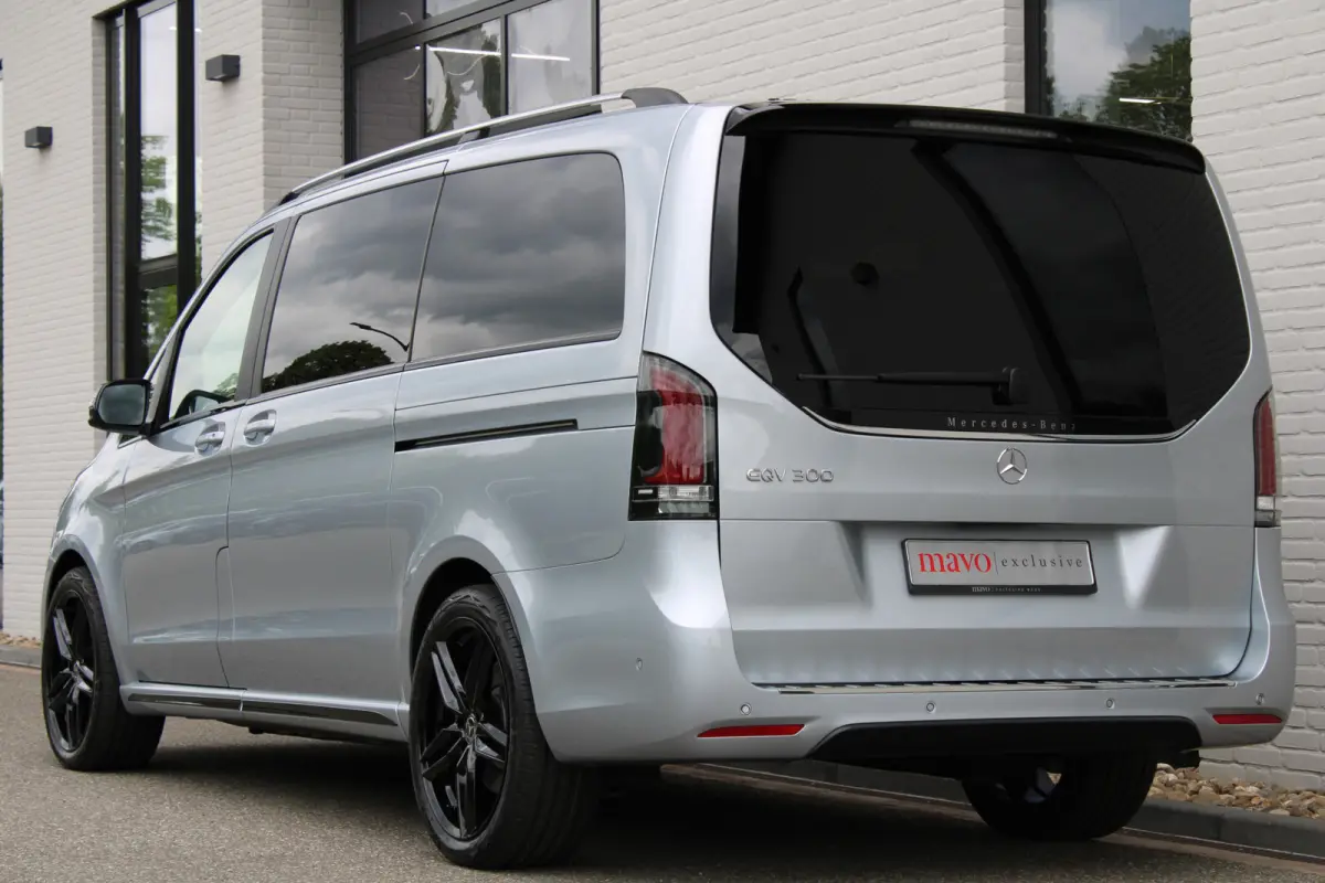 300 L2 / AMG / Luchtvering / 7-Persoons / Black Edition / Vol Opties / NIEUWSTAAT