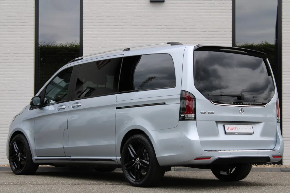 300 L2 / AMG / Luchtvering / 7-Persoons / Black Edition / Vol Opties / NIEUWSTAAT