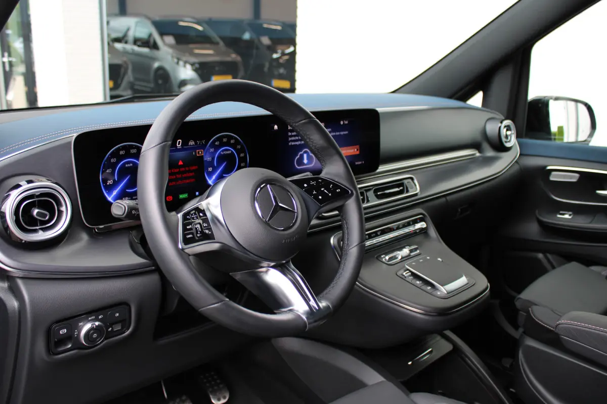 300 L2 / AMG / Luchtvering / 7-Persoons / Black Edition / Vol Opties / NIEUWSTAAT