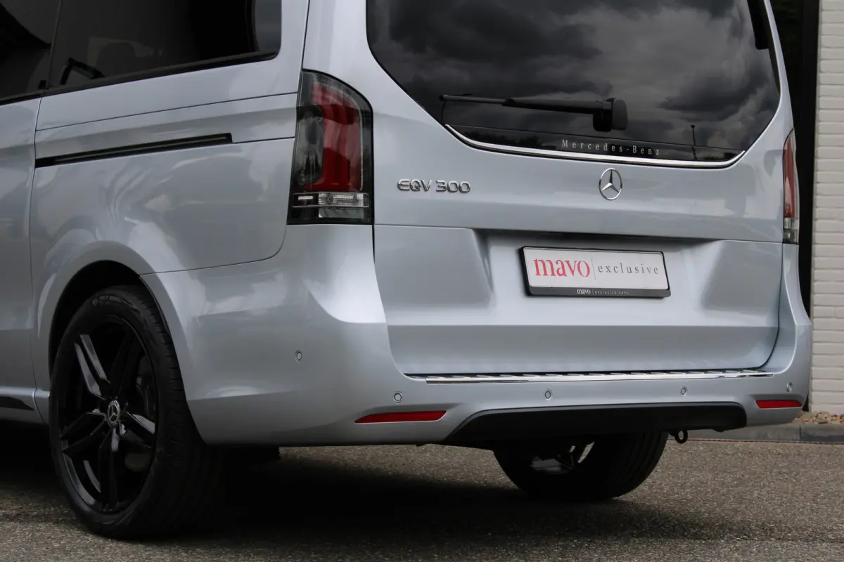 300 L2 / AMG / Luchtvering / 7-Persoons / Black Edition / Vol Opties / NIEUWSTAAT