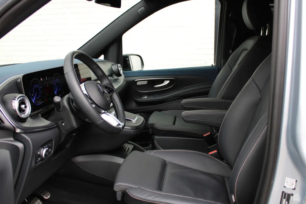 300 L2 / AMG / Luchtvering / 7-Persoons / Black Edition / Vol Opties / NIEUWSTAAT