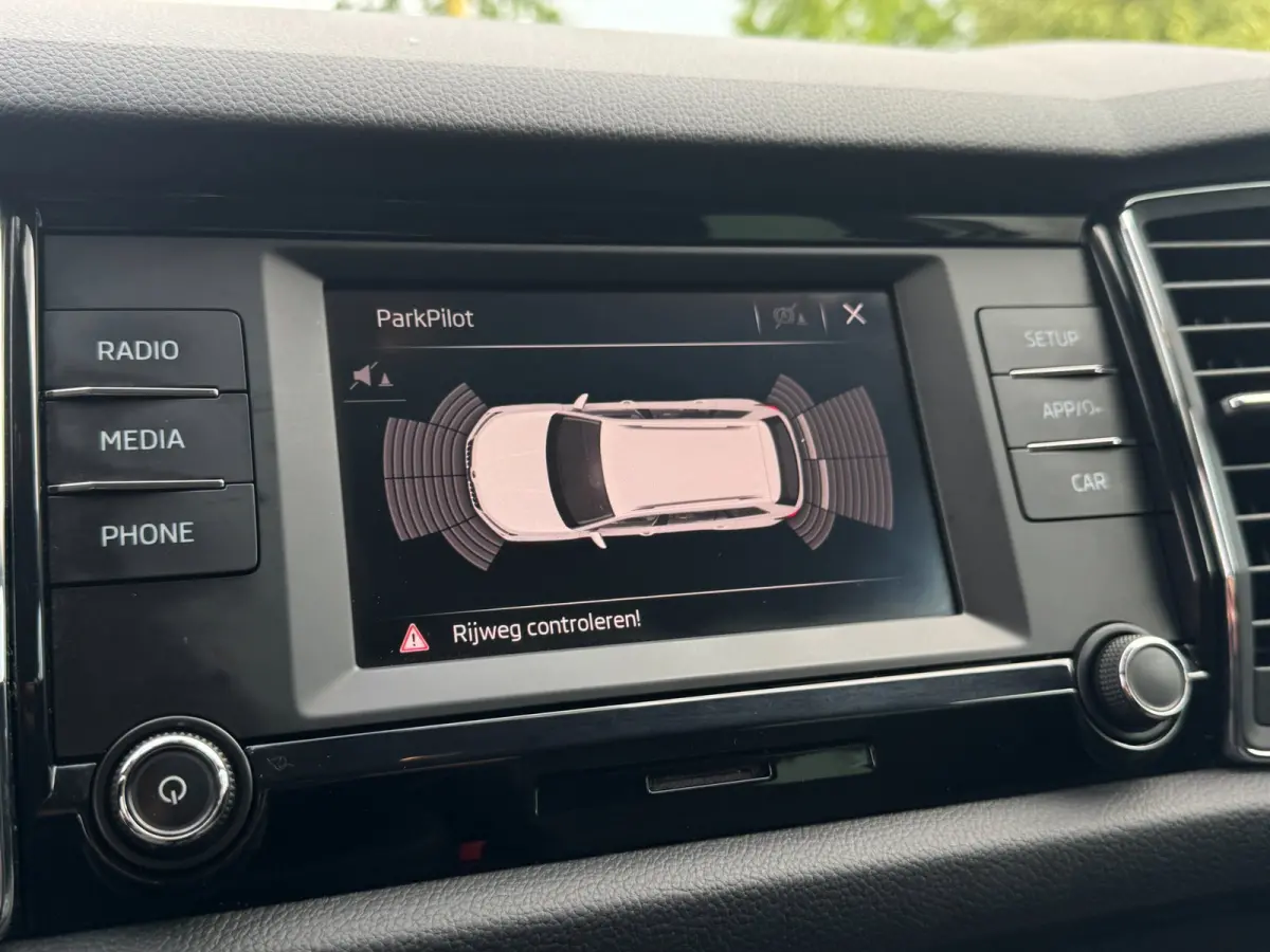 1.5 TSI Ambition TREKHAAK / CARPLAY / CRUISE / PDC / ECC / ELEKTR KLEP / LMV