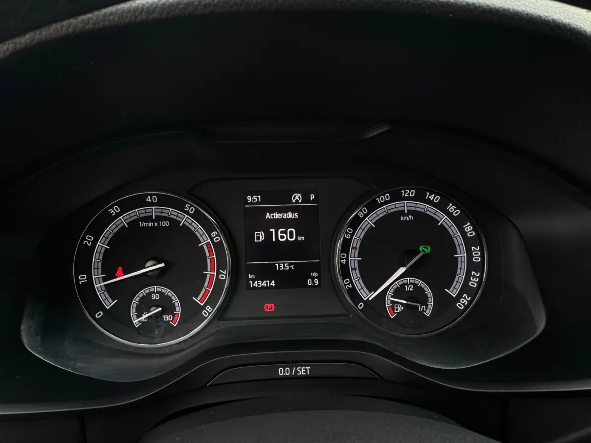 1.5 TSI Ambition TREKHAAK / CARPLAY / CRUISE / PDC / ECC / ELEKTR KLEP / LMV