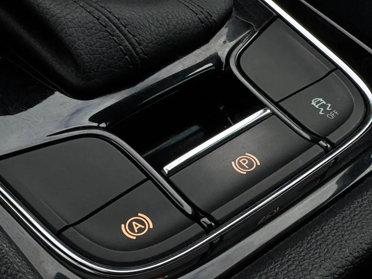 1.5 TSI Ambition TREKHAAK / CARPLAY / CRUISE / PDC / ECC / ELEKTR KLEP / LMV