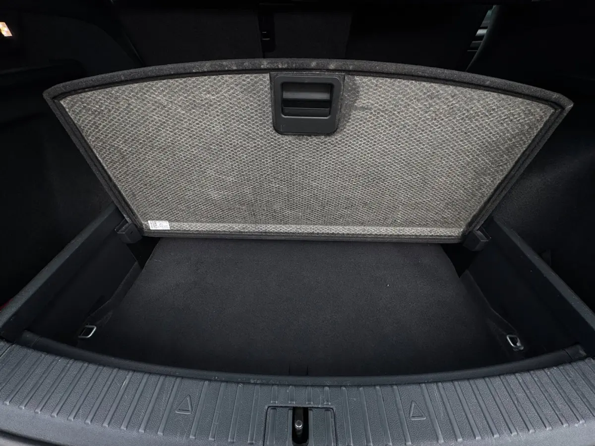 1.5 TSI Ambition TREKHAAK / CARPLAY / CRUISE / PDC / ECC / ELEKTR KLEP / LMV