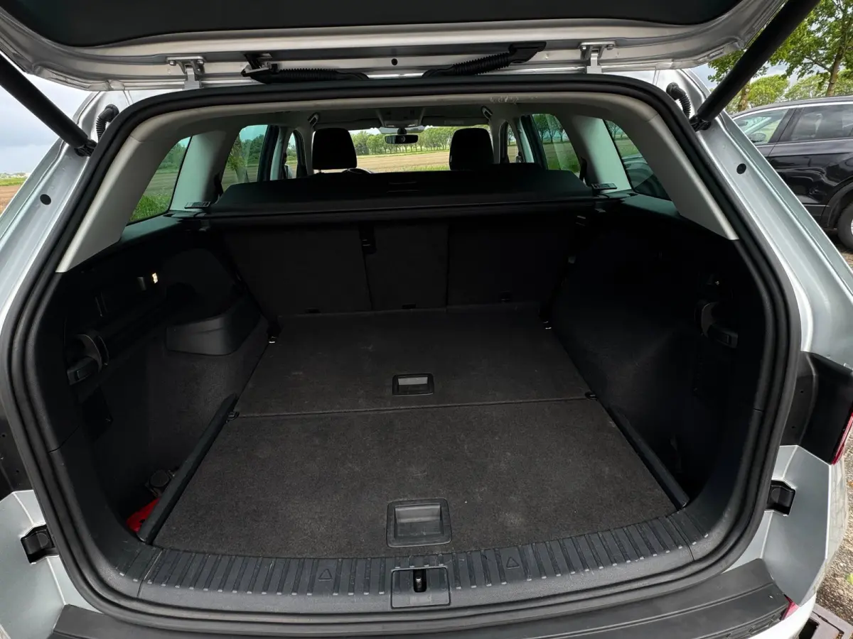 1.5 TSI Ambition TREKHAAK / CARPLAY / CRUISE / PDC / ECC / ELEKTR KLEP / LMV