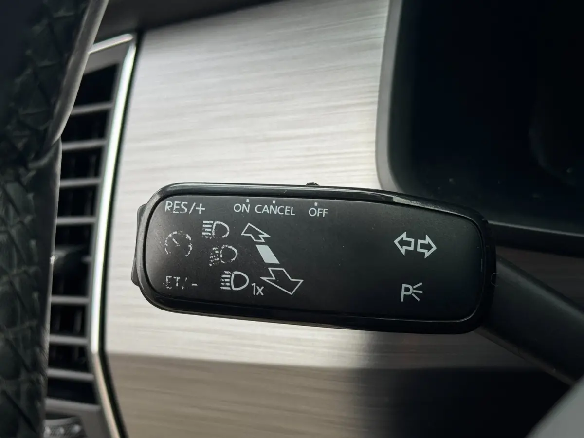 1.5 TSI Ambition TREKHAAK / CARPLAY / CRUISE / PDC / ECC / ELEKTR KLEP / LMV