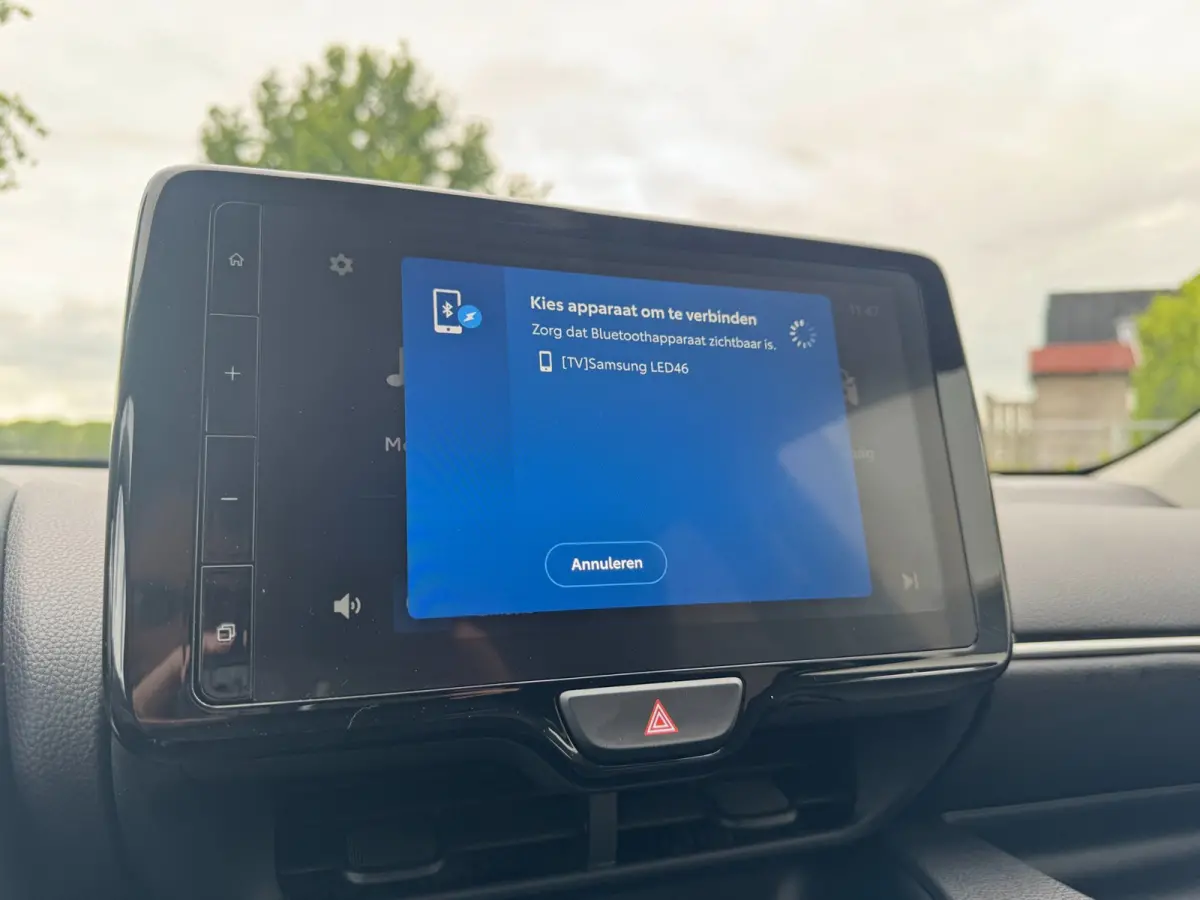 1.5 VVT-i First Edition LED / CARPLAY / STOELVERW. / CAMERA / LANE ASSIST / CRUISE CONTROL / DEALER OND.