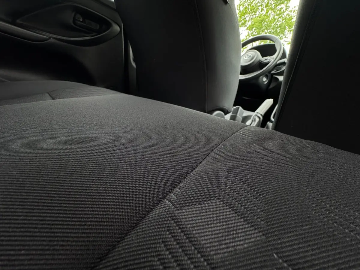 1.5 VVT-i First Edition LED / CARPLAY / STOELVERW. / CAMERA / LANE ASSIST / CRUISE CONTROL / DEALER OND.