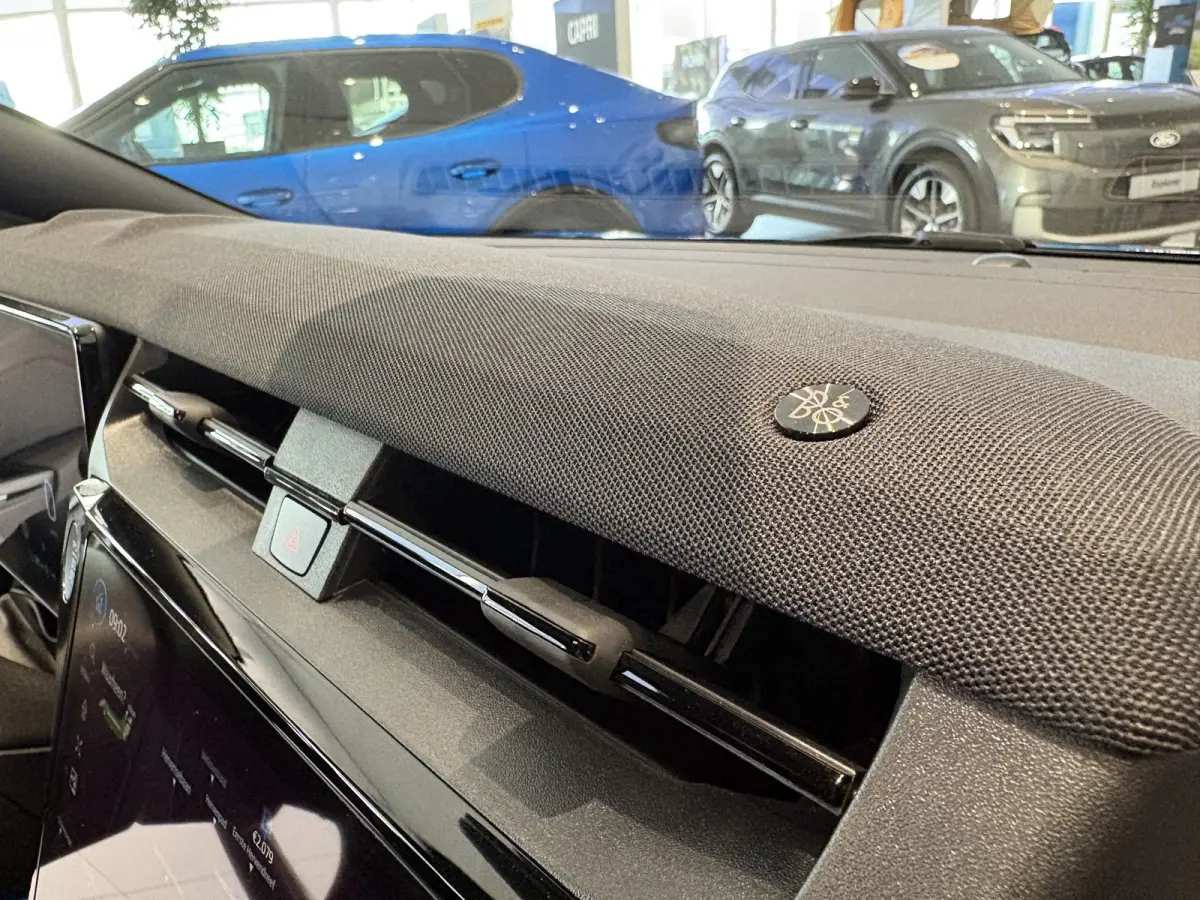 1.0 EcoBoost ST-Line X | ALL WEATHER BANDEN | CAMERA | CARPLAY | CRUISE CONTROL | NAVI | B&O AUDIO