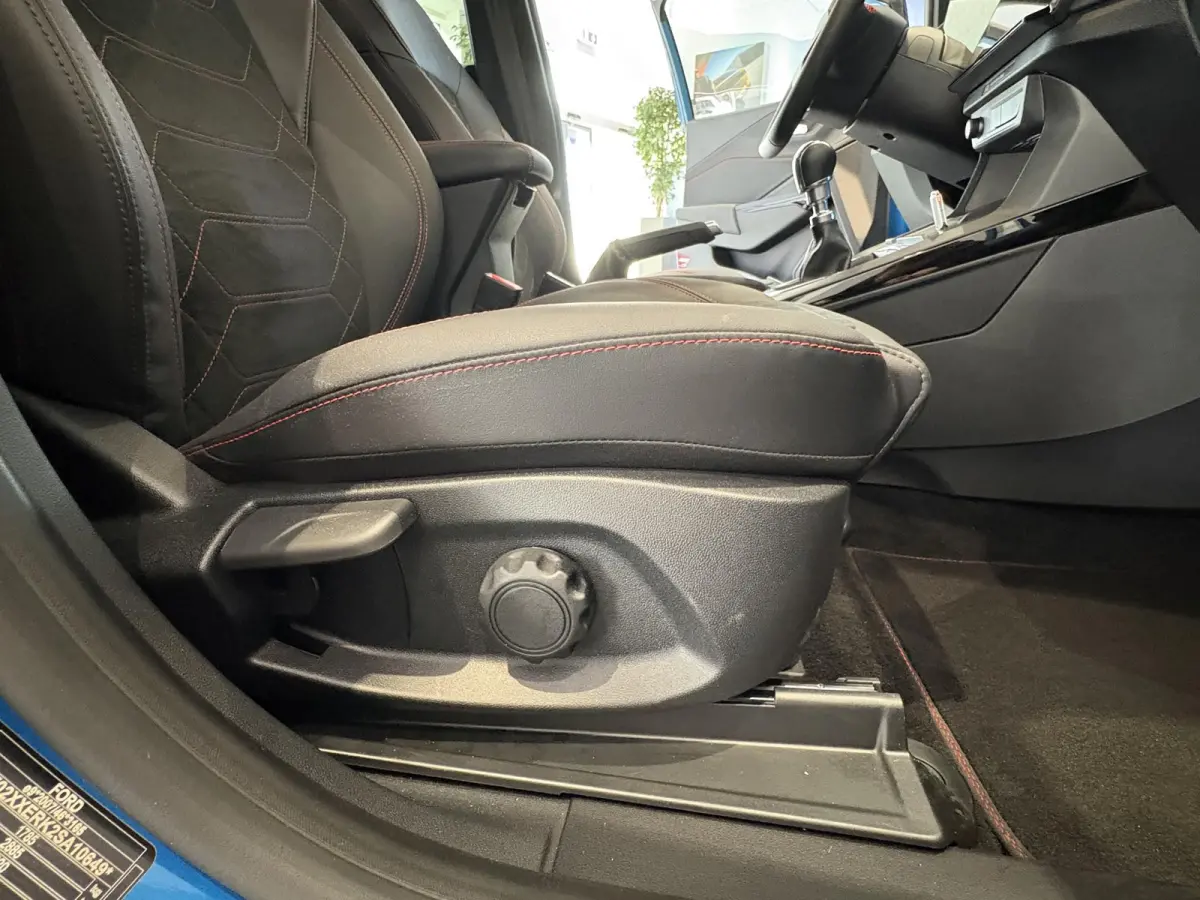 1.0 EcoBoost ST-Line X | ALL WEATHER BANDEN | CAMERA | CARPLAY | CRUISE CONTROL | NAVI | B&O AUDIO