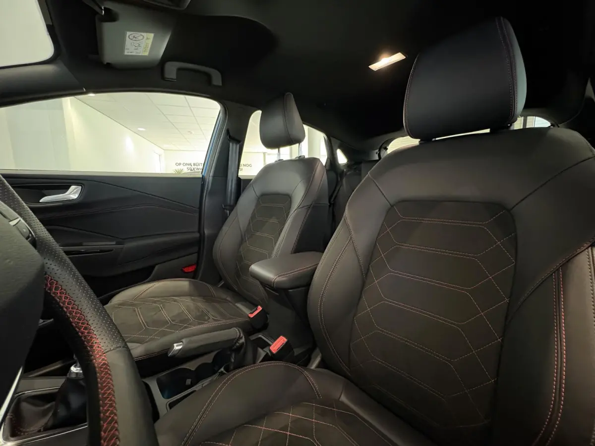 1.0 EcoBoost ST-Line X | ALL WEATHER BANDEN | CAMERA | CARPLAY | CRUISE CONTROL | NAVI | B&O AUDIO