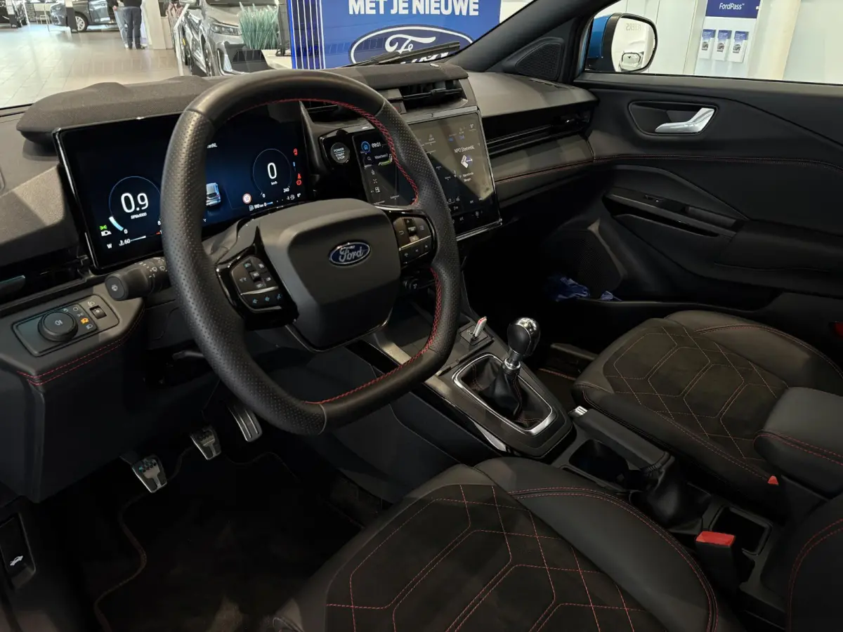 1.0 EcoBoost ST-Line X | ALL WEATHER BANDEN | CAMERA | CARPLAY | CRUISE CONTROL | NAVI | B&O AUDIO