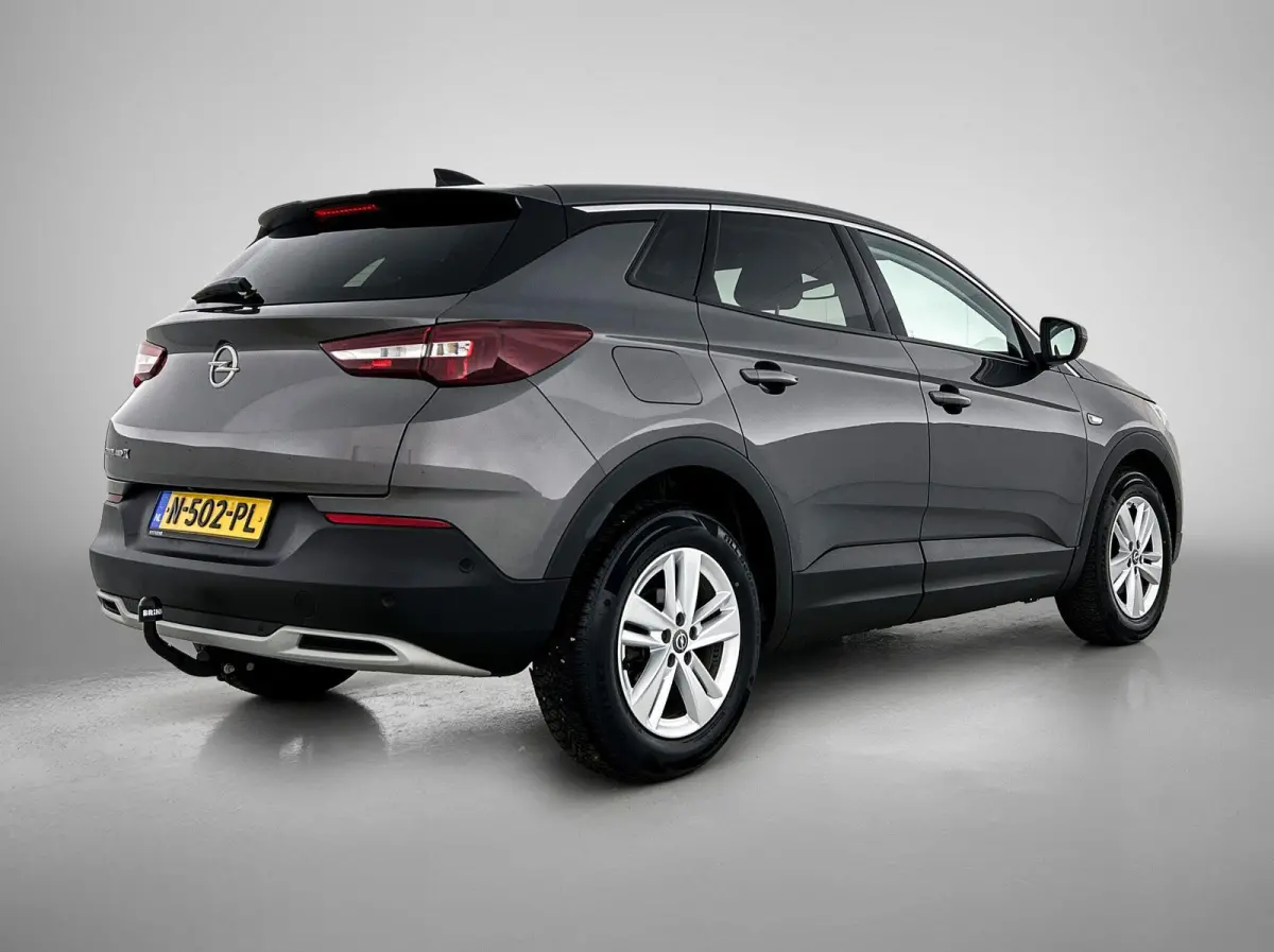 Elegance 1.2 130pk Automaat | Trekhaak | Navigatie | Climate Control | Cruise Control | Camera | 17"LMV | Dodehoekdetectie | LED | Apple Carplay/Android Auto |
