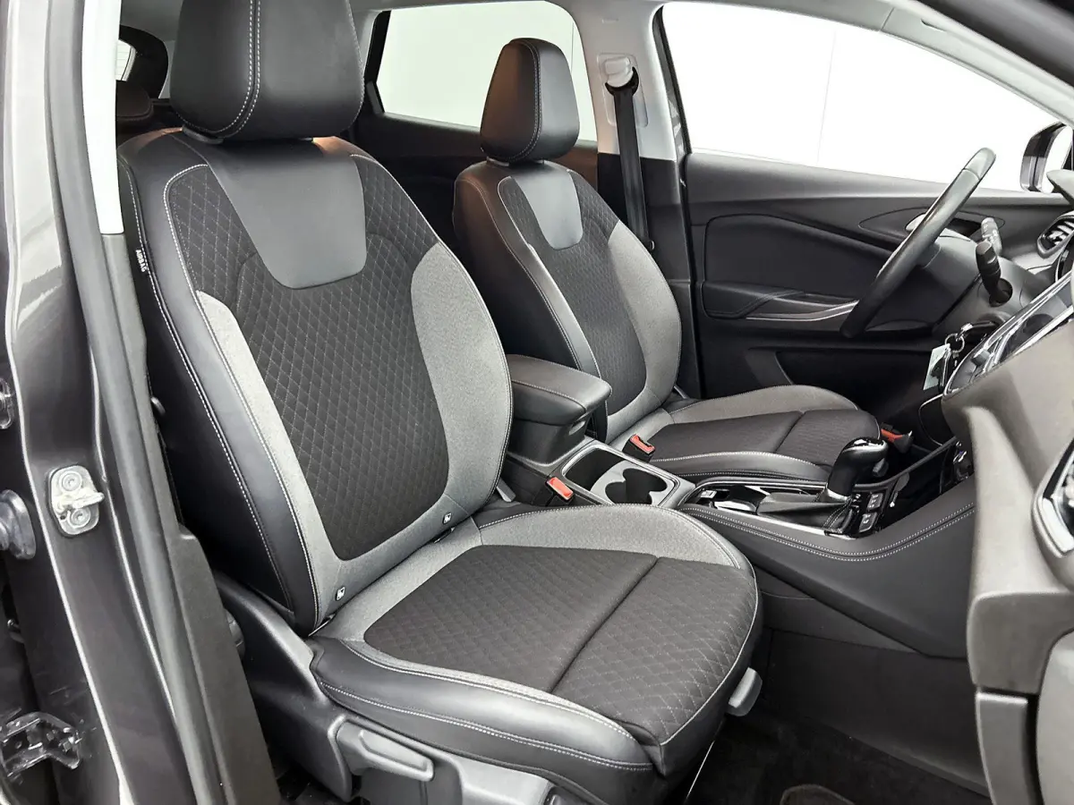 Elegance 1.2 130pk Automaat | Trekhaak | Navigatie | Climate Control | Cruise Control | Camera | 17"LMV | Dodehoekdetectie | LED | Apple Carplay/Android Auto |