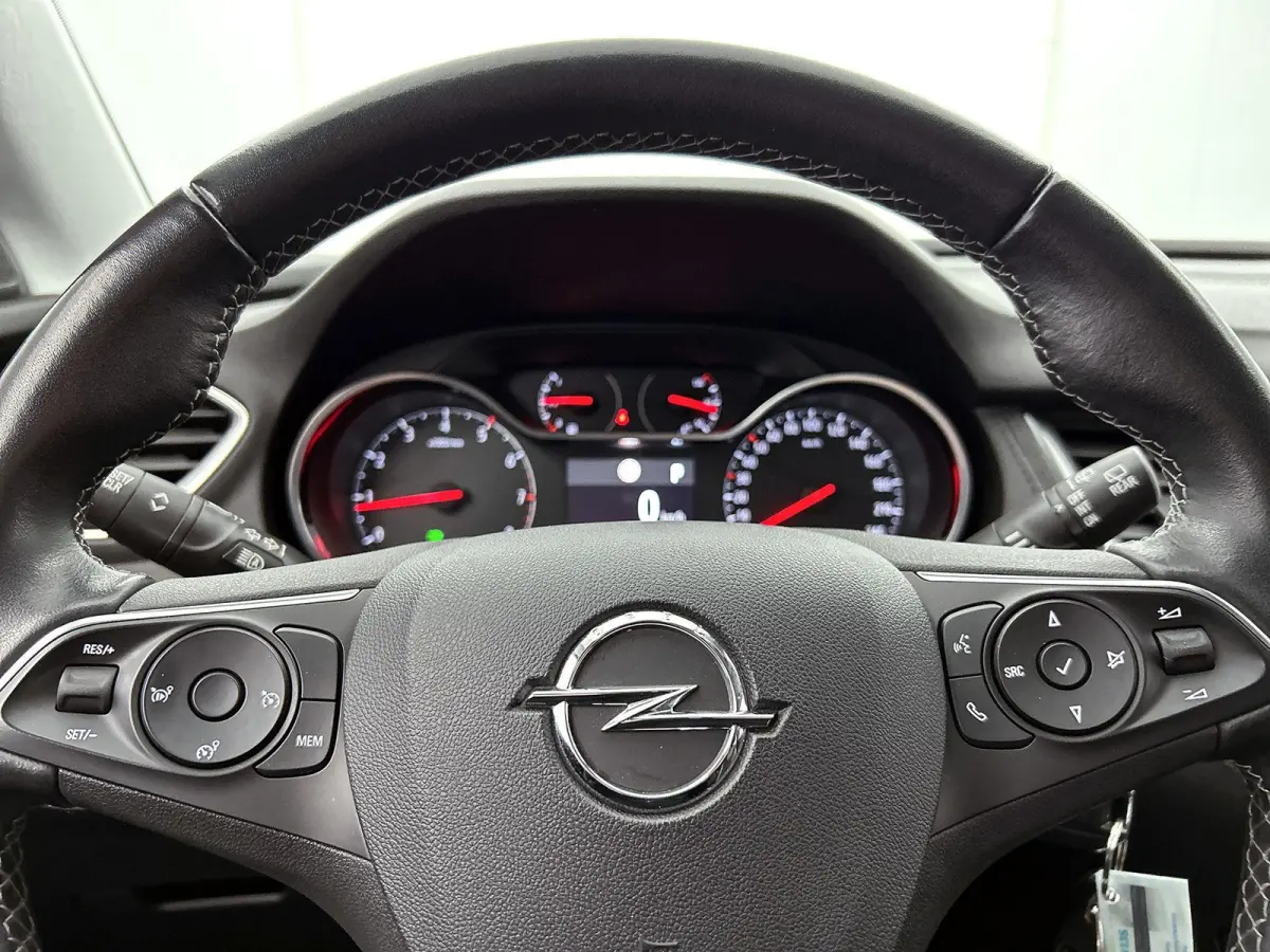 Elegance 1.2 130pk Automaat | Trekhaak | Navigatie | Climate Control | Cruise Control | Camera | 17"LMV | Dodehoekdetectie | LED | Apple Carplay/Android Auto |