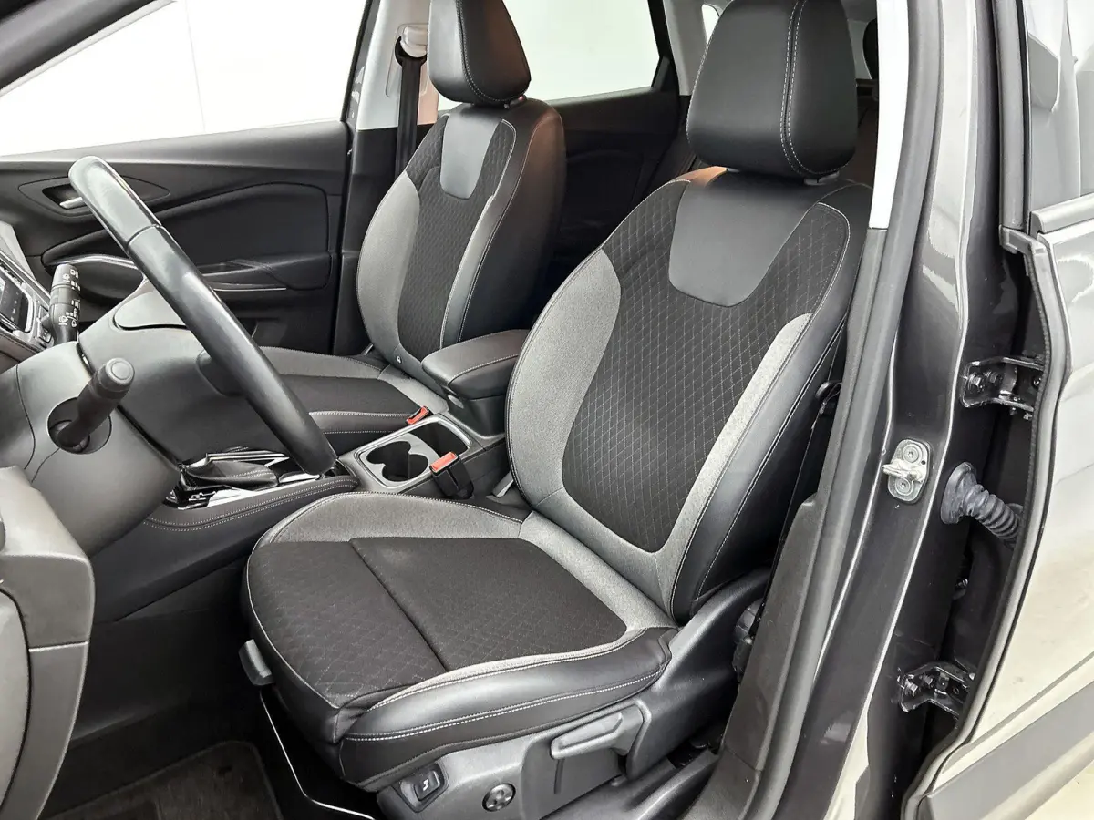 Elegance 1.2 130pk Automaat | Trekhaak | Navigatie | Climate Control | Cruise Control | Camera | 17"LMV | Dodehoekdetectie | LED | Apple Carplay/Android Auto |