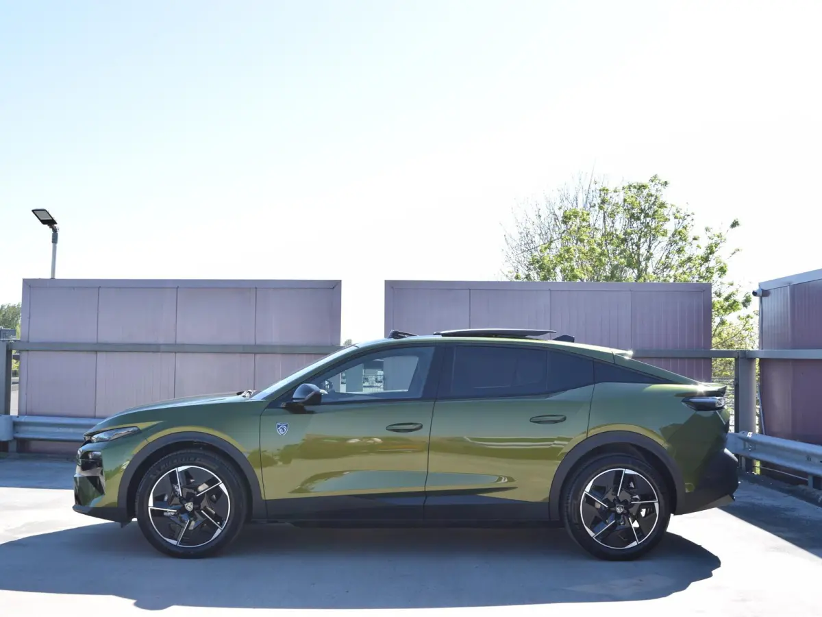 GT Exclusive 58 kWh | PANORAMADAK | ELEKTRISCHE ACHTERKLEP | AGR STOEL | 19" L.M.V. | NIEUWE TYPE!