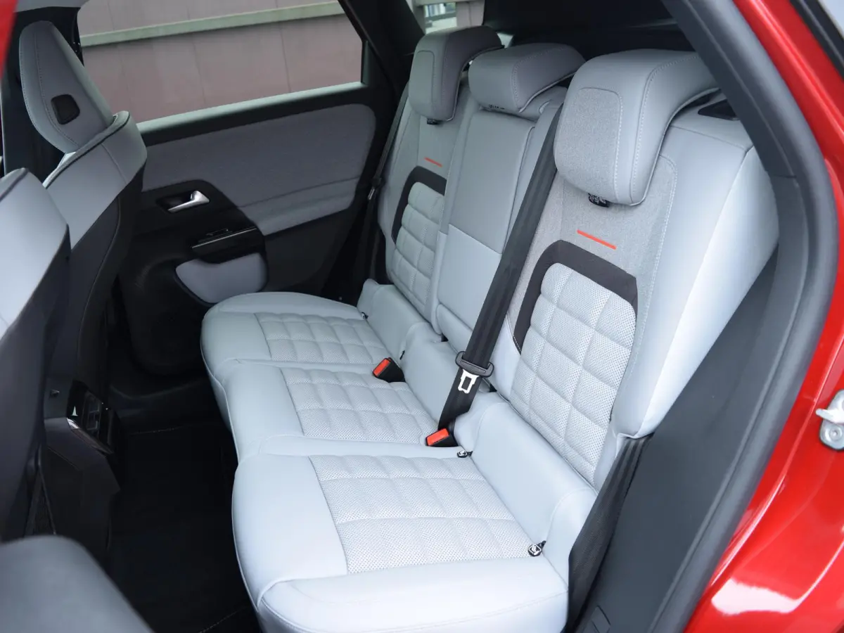 1.2 Hybrid 145 Max | AFNEEMBARE TREKHAAK | AMBIANCE HYPE GREY | PACK WINTER & GRIP CONTROL | NIEUWE AUTO