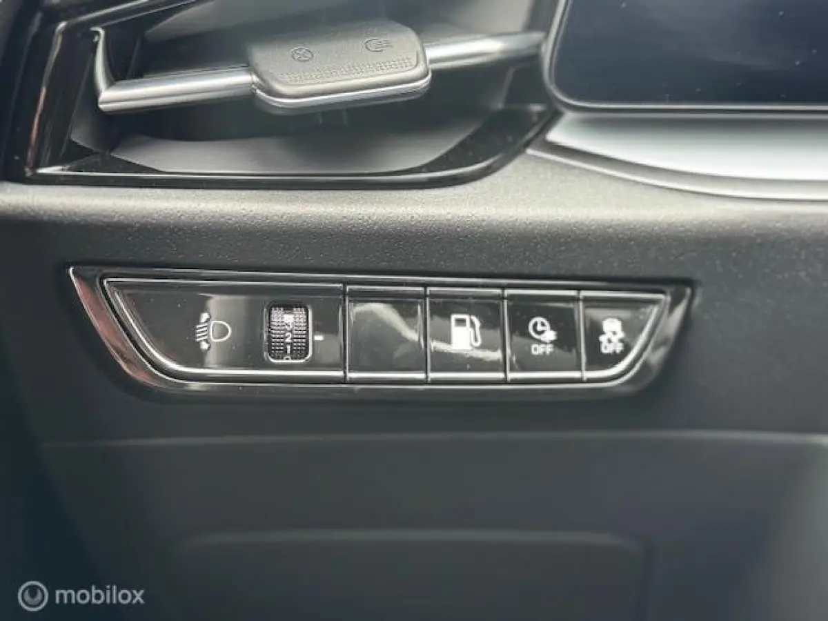 1.6 GDi PHEV DynamicLine Edition / Plug-inn Hybride / volledig elektrisch rijden 65 km hierna Hybride aandrijving , Navi / Camera achter / Parkeerhulp rondom / Stoel & stuur verwarming / Key