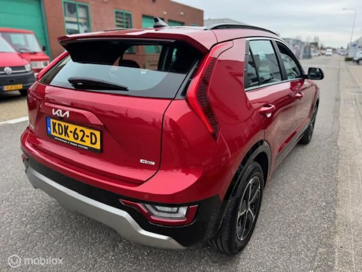 1.6 GDi PHEV DynamicLine Edition / Plug-inn Hybride / volledig elektrisch rijden 65 km hierna Hybride aandrijving , Navi / Camera achter / Parkeerhulp rondom / Stoel & stuur verwarming / Key
