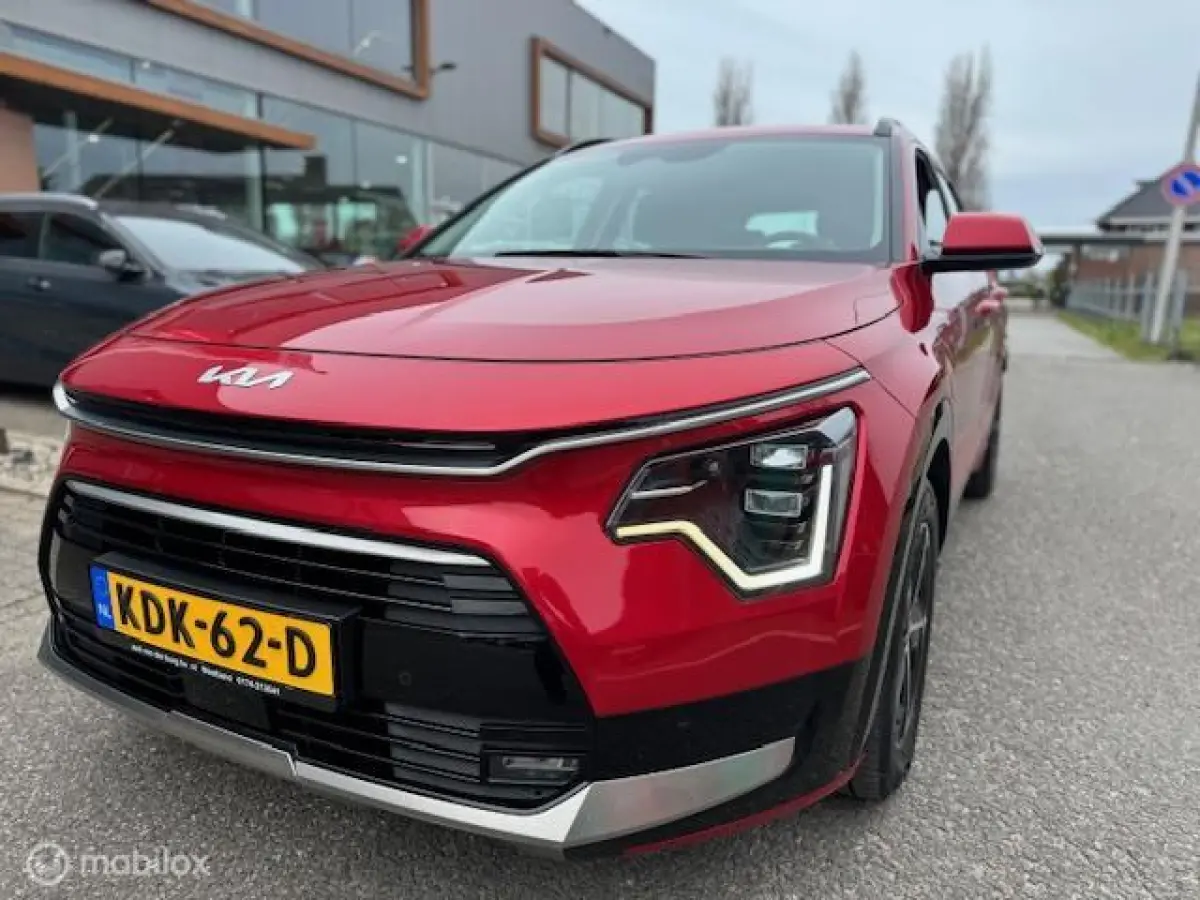 1.6 GDi PHEV DynamicLine Edition / Plug-inn Hybride / volledig elektrisch rijden 65 km hierna Hybride aandrijving , Navi / Camera achter / Parkeerhulp rondom / Stoel & stuur verwarming / Key