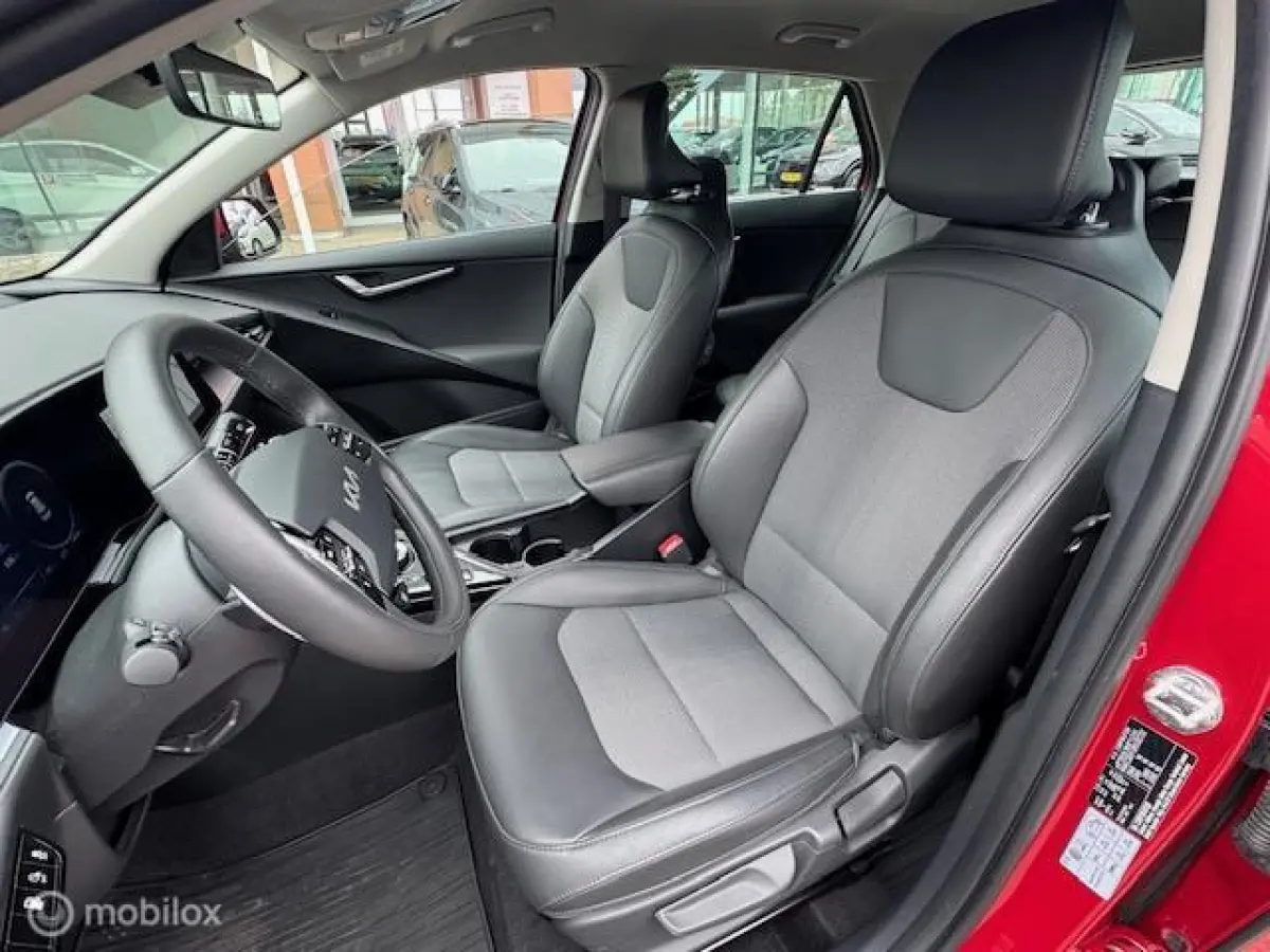 1.6 GDi PHEV DynamicLine Edition / Plug-inn Hybride / volledig elektrisch rijden 65 km hierna Hybride aandrijving , Navi / Camera achter / Parkeerhulp rondom / Stoel & stuur verwarming / Key