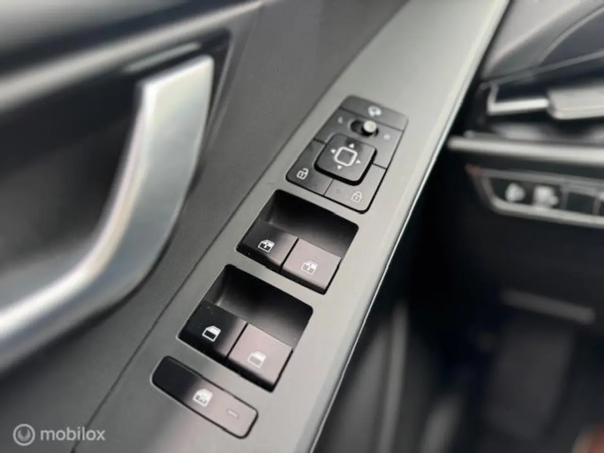 1.6 GDi PHEV DynamicLine Edition / Plug-inn Hybride / volledig elektrisch rijden 65 km hierna Hybride aandrijving , Navi / Camera achter / Parkeerhulp rondom / Stoel & stuur verwarming / Key