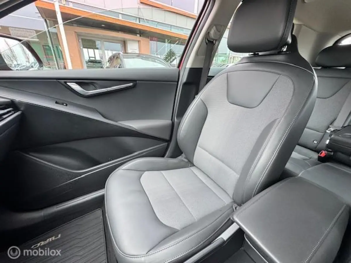 1.6 GDi PHEV DynamicLine Edition / Plug-inn Hybride / volledig elektrisch rijden 65 km hierna Hybride aandrijving , Navi / Camera achter / Parkeerhulp rondom / Stoel & stuur verwarming / Key