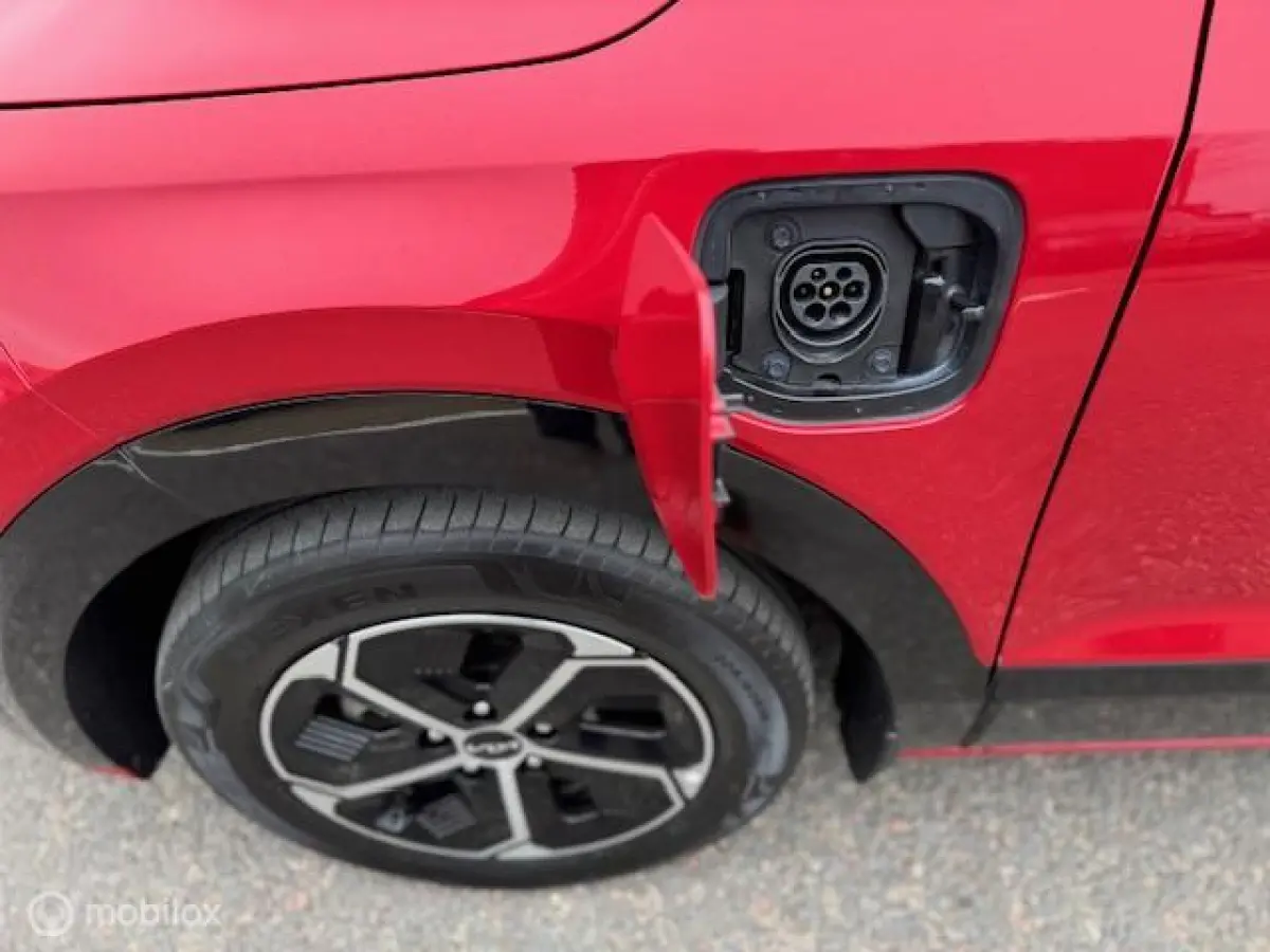 1.6 GDi PHEV DynamicLine Edition / Plug-inn Hybride / volledig elektrisch rijden 65 km hierna Hybride aandrijving , Navi / Camera achter / Parkeerhulp rondom / Stoel & stuur verwarming / Key