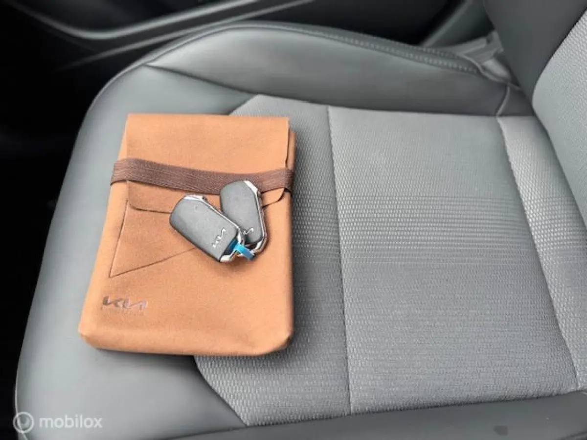 1.6 GDi PHEV DynamicLine Edition / Plug-inn Hybride / volledig elektrisch rijden 65 km hierna Hybride aandrijving , Navi / Camera achter / Parkeerhulp rondom / Stoel & stuur verwarming / Key