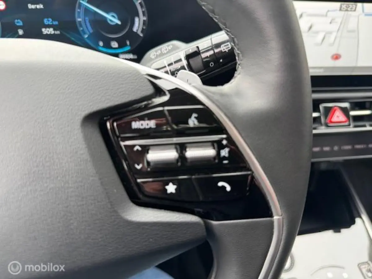 1.6 GDi PHEV DynamicLine Edition / Plug-inn Hybride / volledig elektrisch rijden 65 km hierna Hybride aandrijving , Navi / Camera achter / Parkeerhulp rondom / Stoel & stuur verwarming / Key