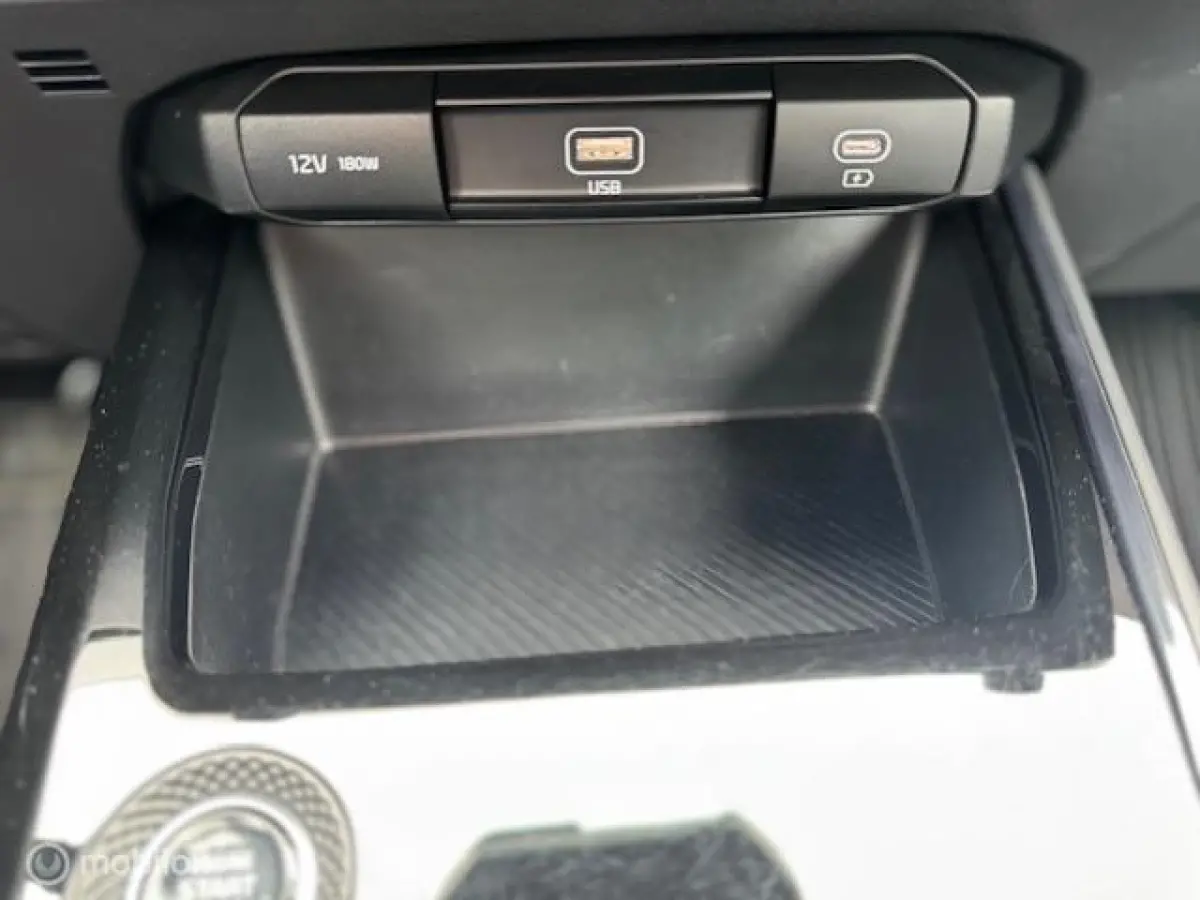 1.6 GDi PHEV DynamicLine Edition / Plug-inn Hybride / volledig elektrisch rijden 65 km hierna Hybride aandrijving , Navi / Camera achter / Parkeerhulp rondom / Stoel & stuur verwarming / Key