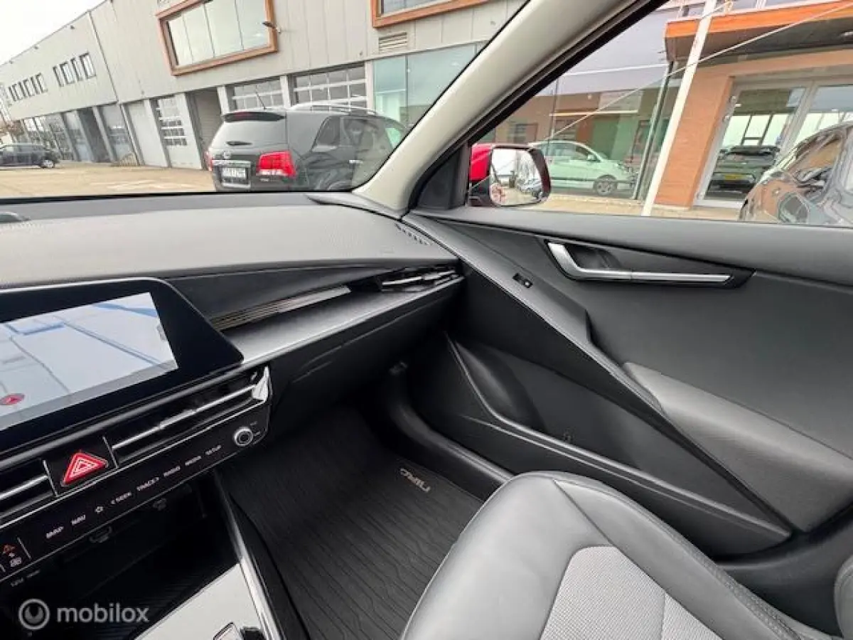 1.6 GDi PHEV DynamicLine Edition / Plug-inn Hybride / volledig elektrisch rijden 65 km hierna Hybride aandrijving , Navi / Camera achter / Parkeerhulp rondom / Stoel & stuur verwarming / Key