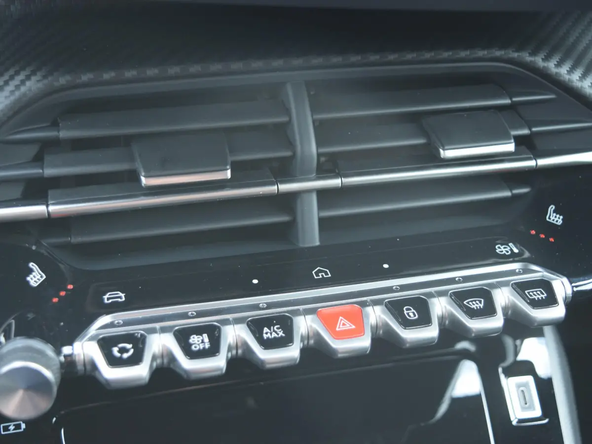 EV GT Avantage 54 kWh | Alcantara Executive Interior met stoelmassage | Warmtepomp | Vision, Navigation & Drive Assist plus Pack |