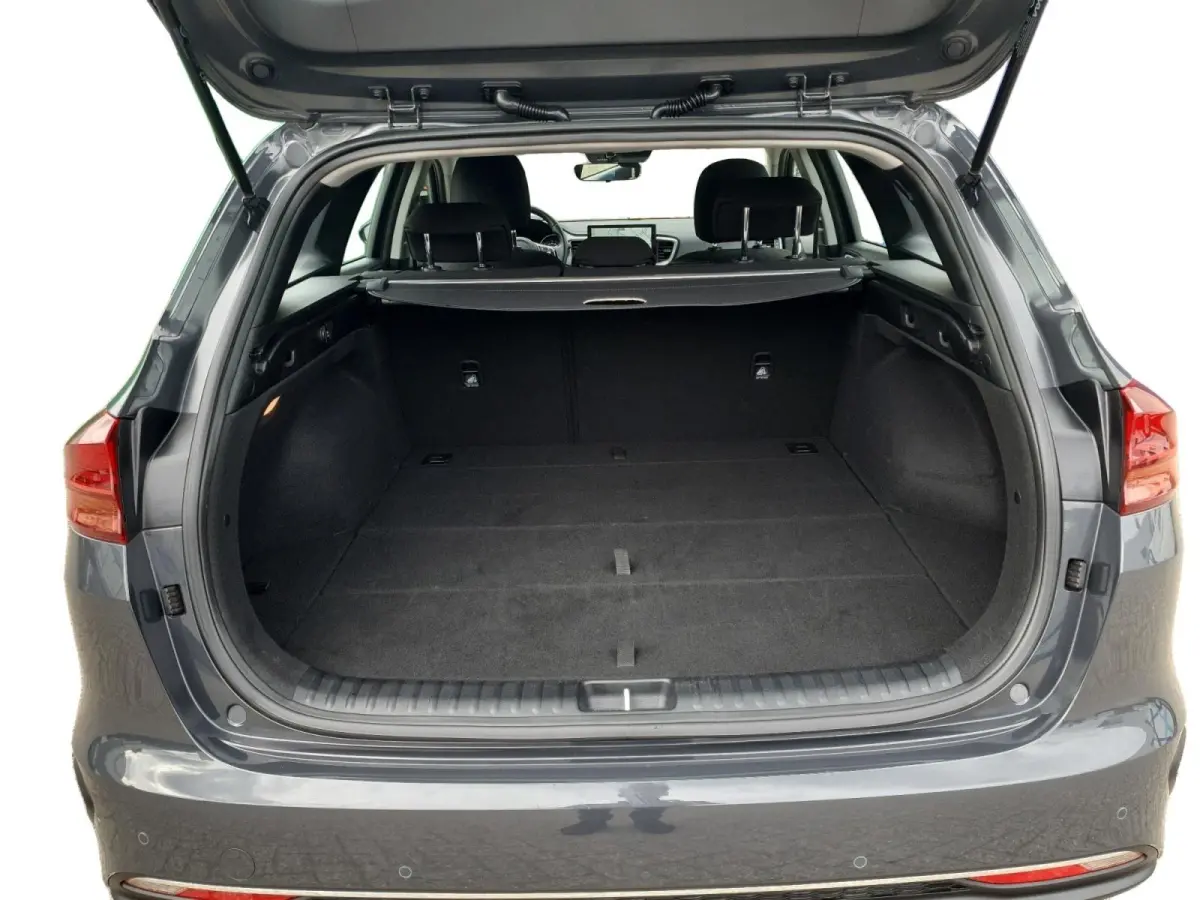 1.0T ComfortLine | Navigatie | Camera | Climate control | Cruise control | Apple Carplay / Android Auto |