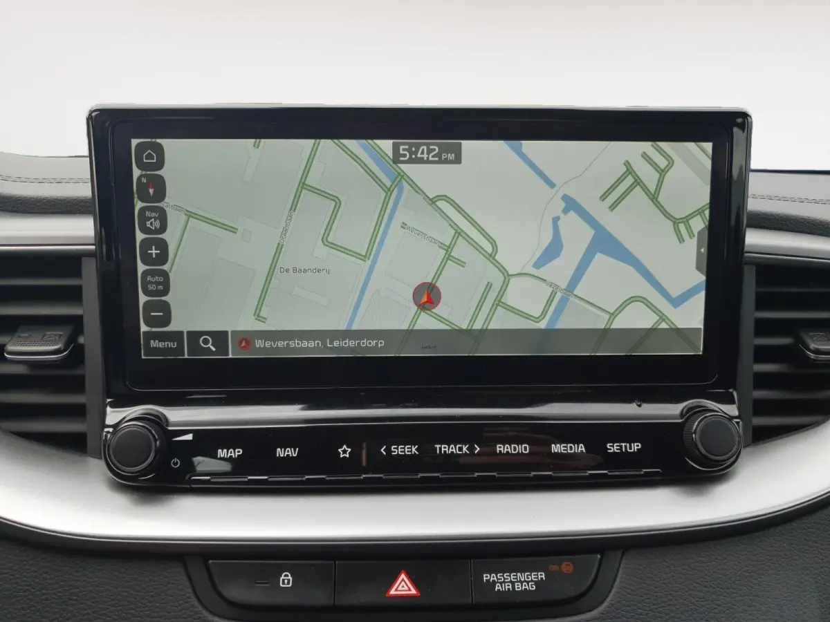 1.0T ComfortLine | Navigatie | Camera | Climate control | Cruise control | Apple Carplay / Android Auto |