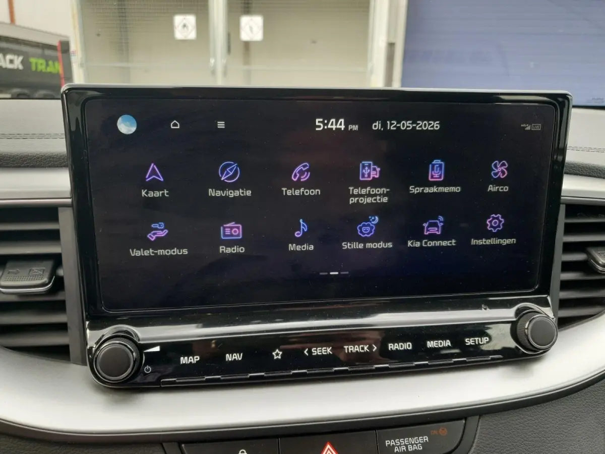 1.0T ComfortLine | Navigatie | Camera | Climate control | Cruise control | Apple Carplay / Android Auto |