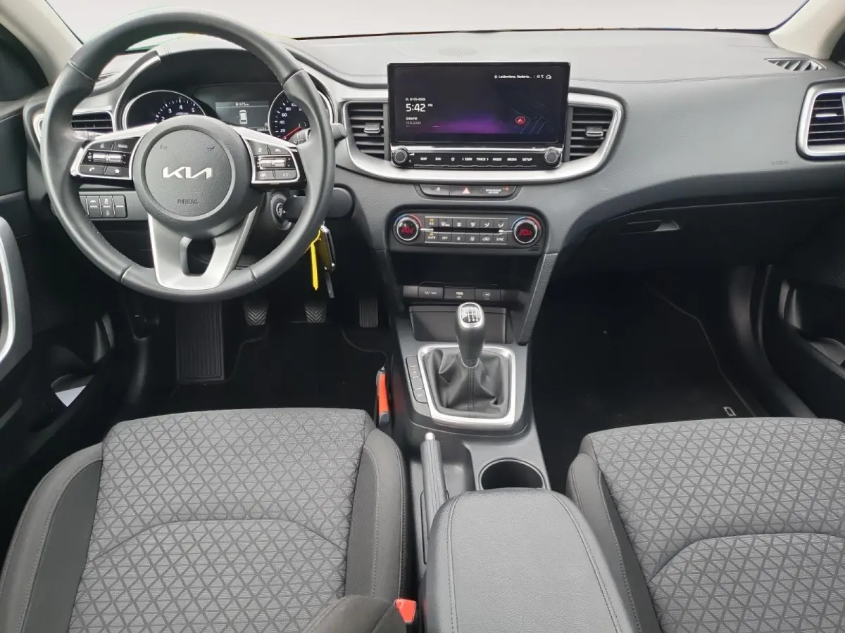 1.0T ComfortLine | Navigatie | Camera | Climate control | Cruise control | Apple Carplay / Android Auto |