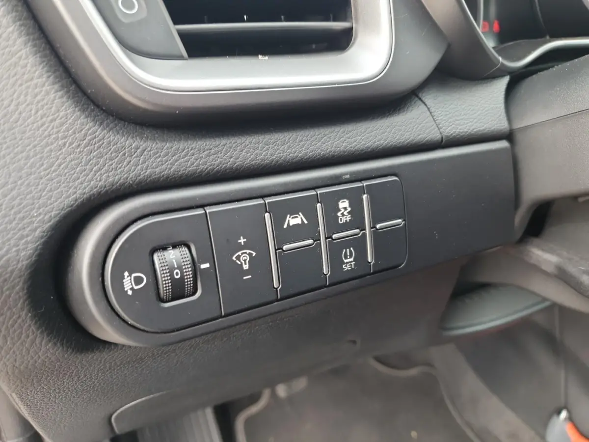 1.0T ComfortLine | Navigatie | Camera | Climate control | Cruise control | Apple Carplay / Android Auto |