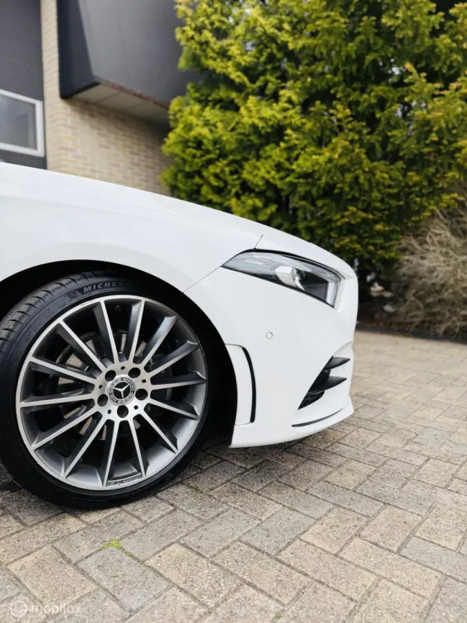 200 Launch Edition Premium 2018