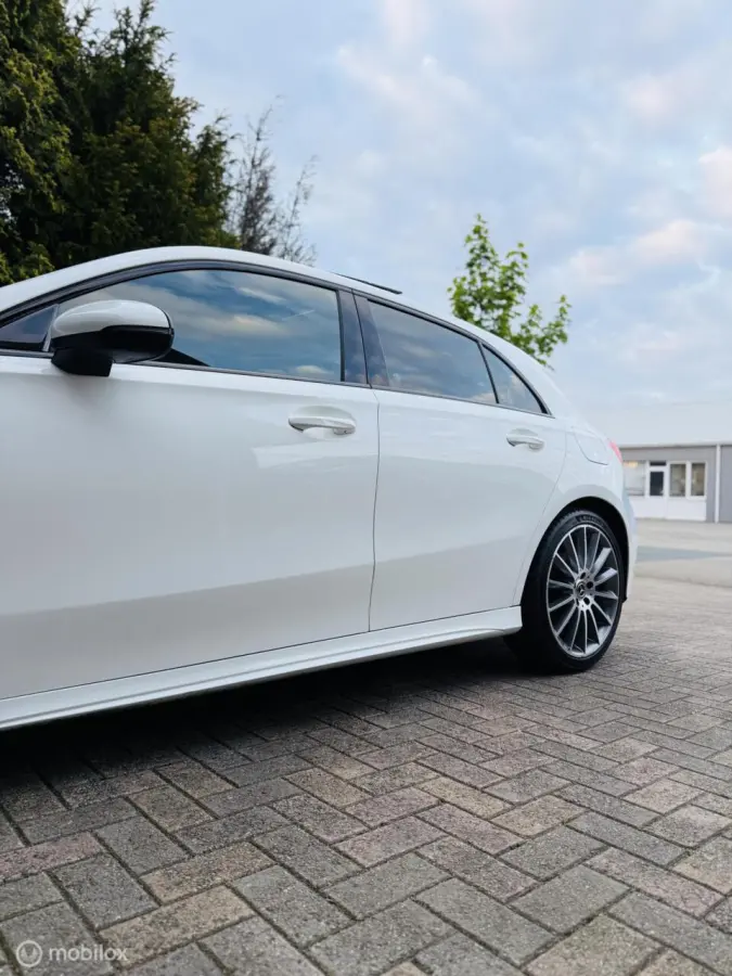 200 Launch Edition Premium 2018