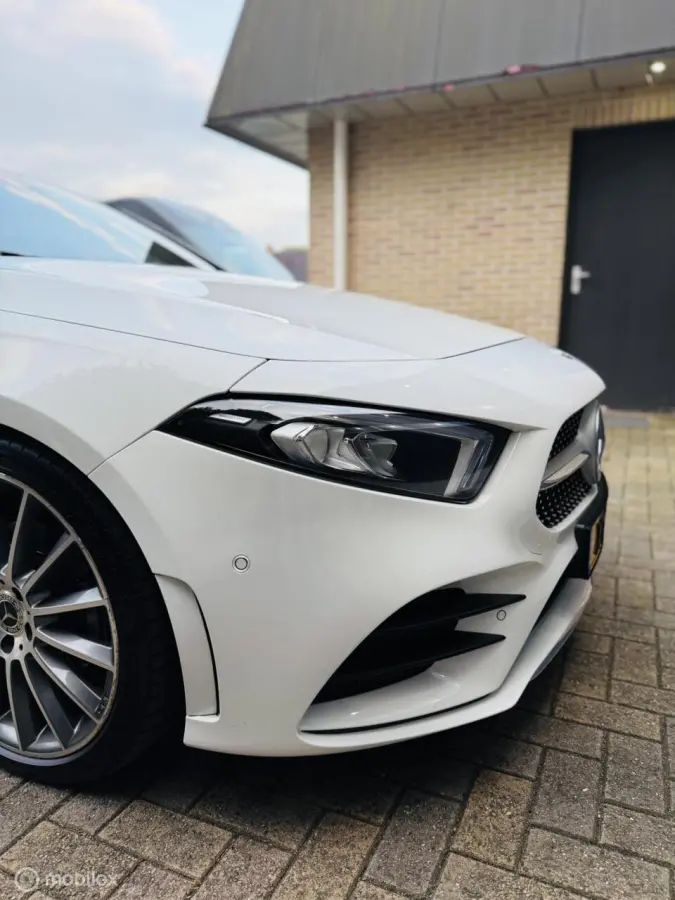 200 Launch Edition Premium 2018
