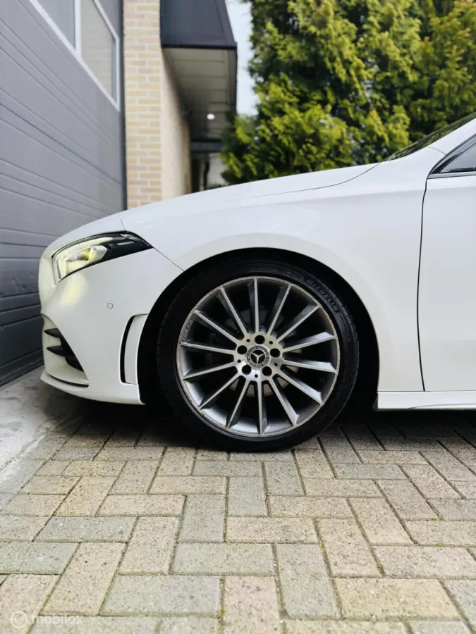 200 Launch Edition Premium 2018